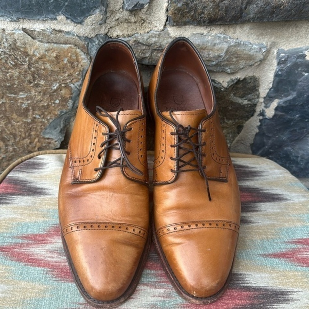 Allen Edmonds Clifton 3358 Men 9 Brogue Walnut Brown Leather Cap Toe Derby
